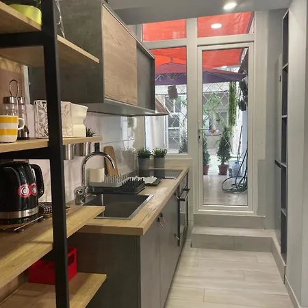 Industrial Magic On Pedestian Zone Apartment *