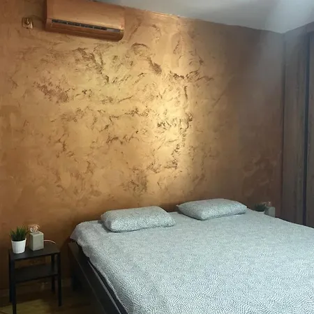 Industrial Magic On Pedestian Zone Apartament