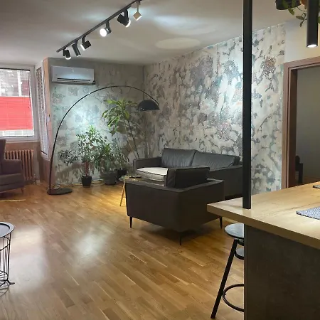 Industrial Magic On Pedestian Zone Apartament